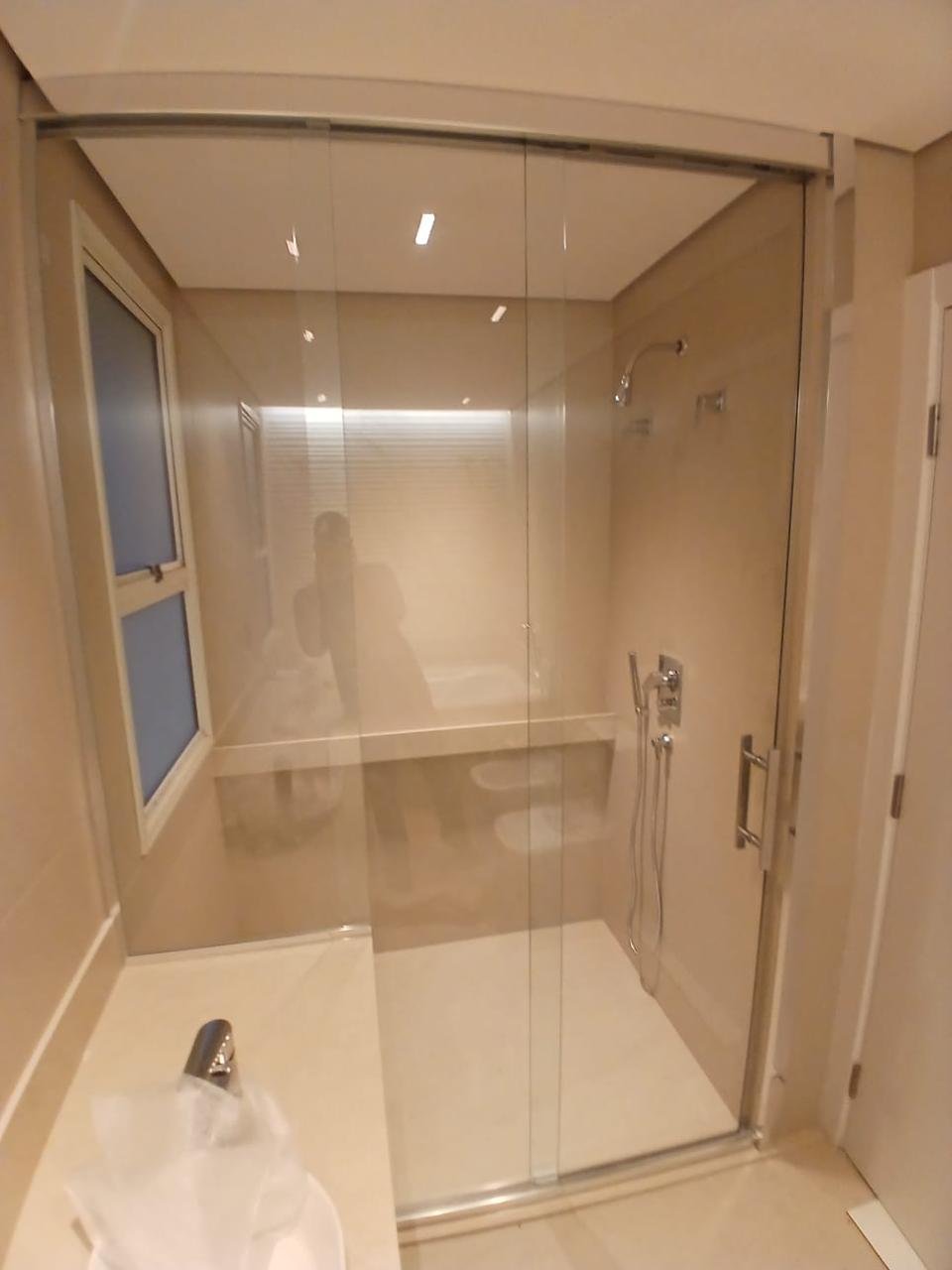 Box de vidro minimalista