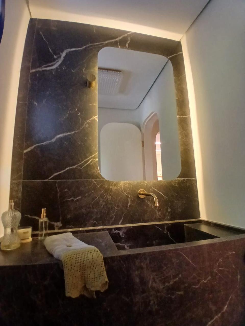 Box minimalista bege